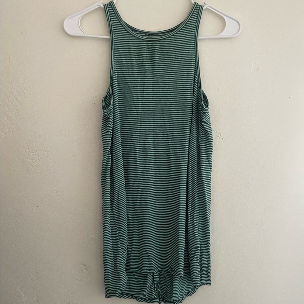 🎁 Green Striped Yoga Top